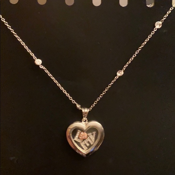 Bon Bijoux LOVE heart locket - Picture 2 of 4